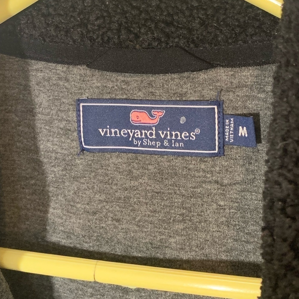 Vineyard Vines Sherpa Vest Nantucket Mens Size M. Black - Picture 6 of 7